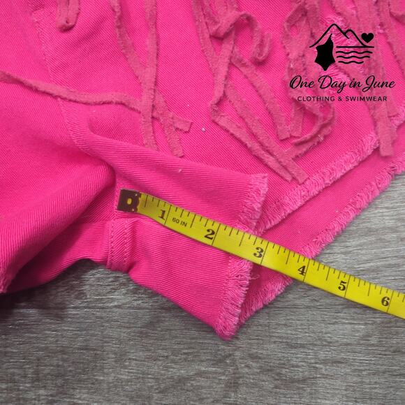 Altar'd State Frill Edge Denim Shorts Size M - Picture 5 of 7